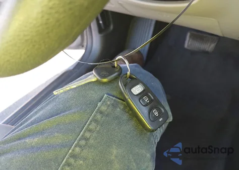 2020 Hyundai Elantra Sel z USA, uszkodzony, nr VIN KMHD84LF7LU002113